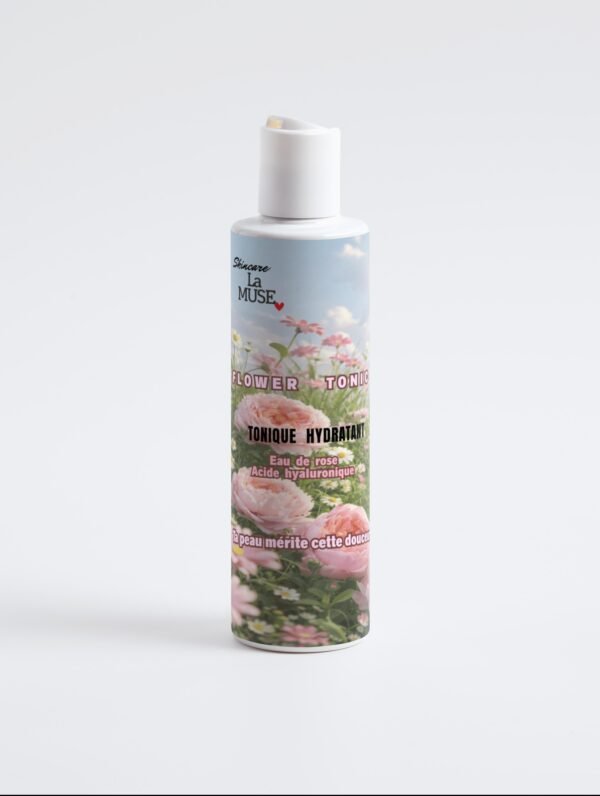 tonique hydratant à l 'eau de rose et acide hyaluronique , idéal pour les peaux ternes et sans éclat, ce tonique est parfait pour une vegan skincare le tonic flower Skincare La Muse